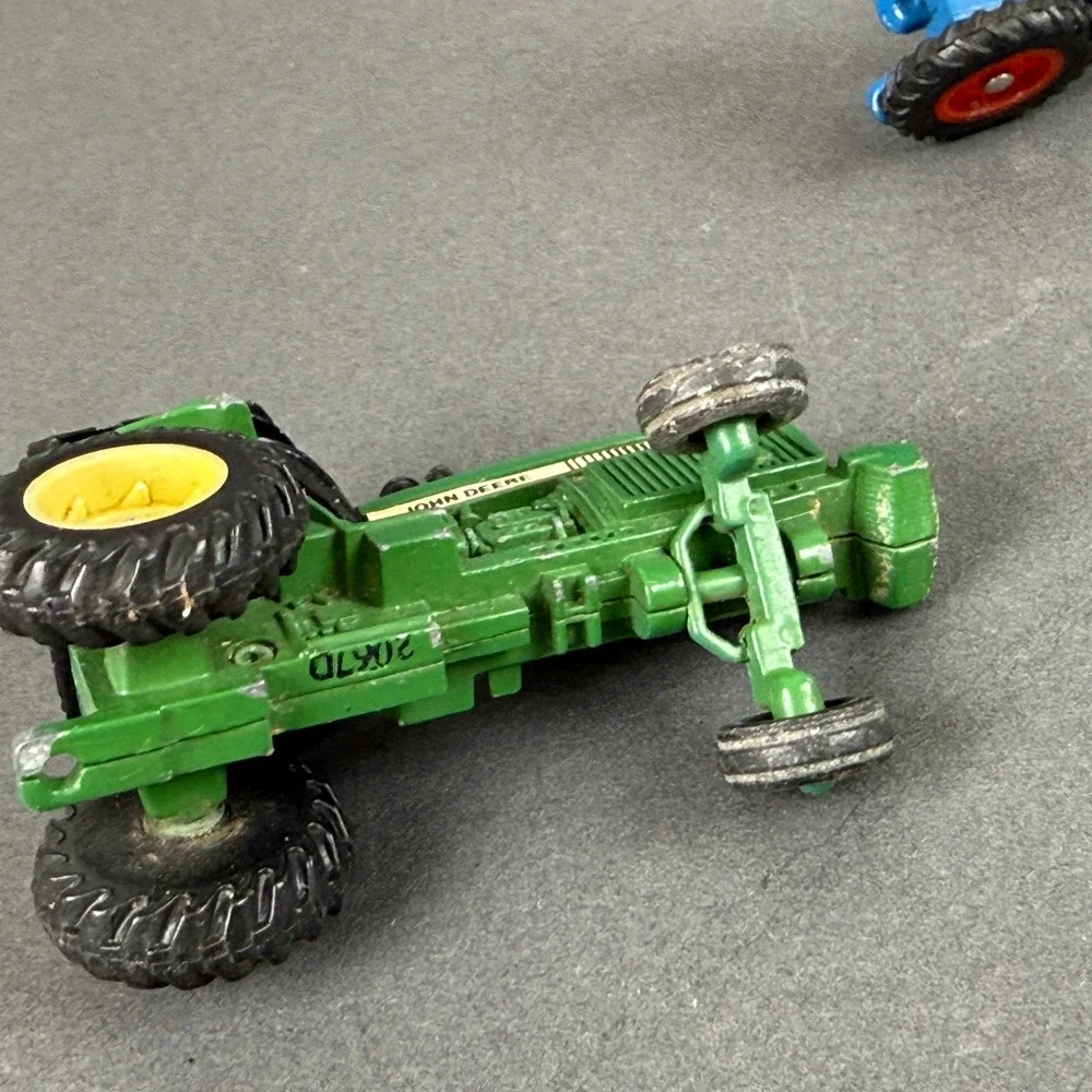 Ertl John Deere Ford Tractor Diecast Farm Toys. 1/64 - vintage lot of 3